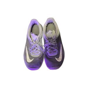 Nike women Fs lite run Used Sneakers size 6 gray and white